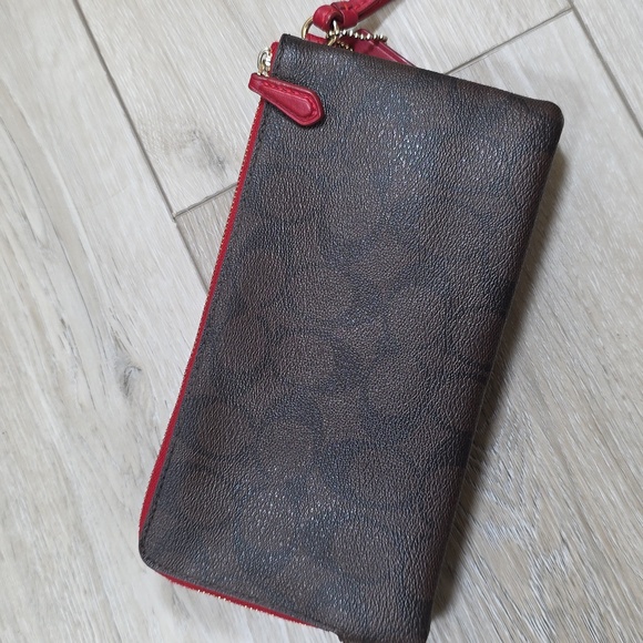 Coach Marlon Hobo In Signature Canvas With Wallet - Picture 14 of 16